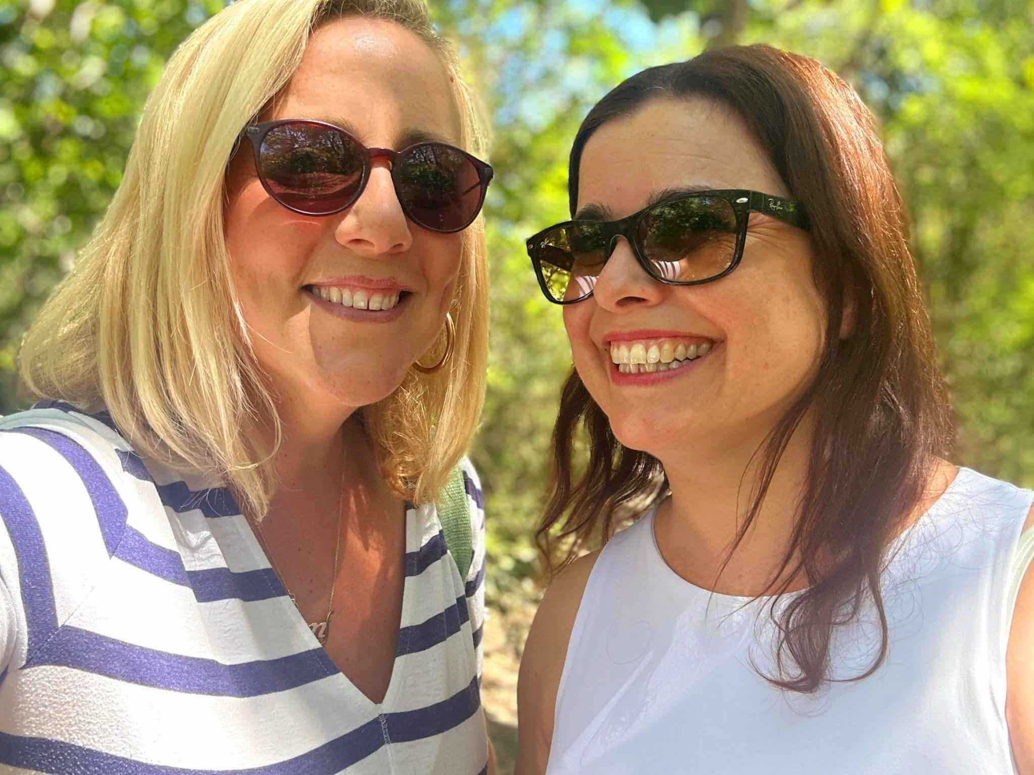 Judith Keys and Frannie Fleming in sunglasses from the Best Friends Speak French Podcast