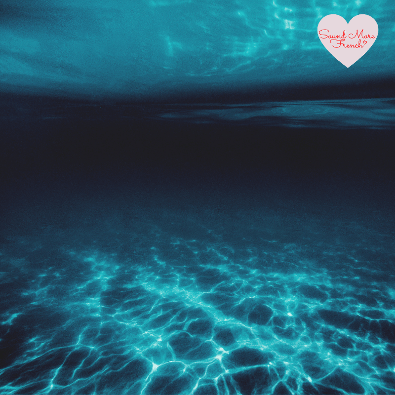 2 View of deep blue underwater light reflecting on the sea floor, evoking the mood and colour of bleu nuit or bleu outremer.